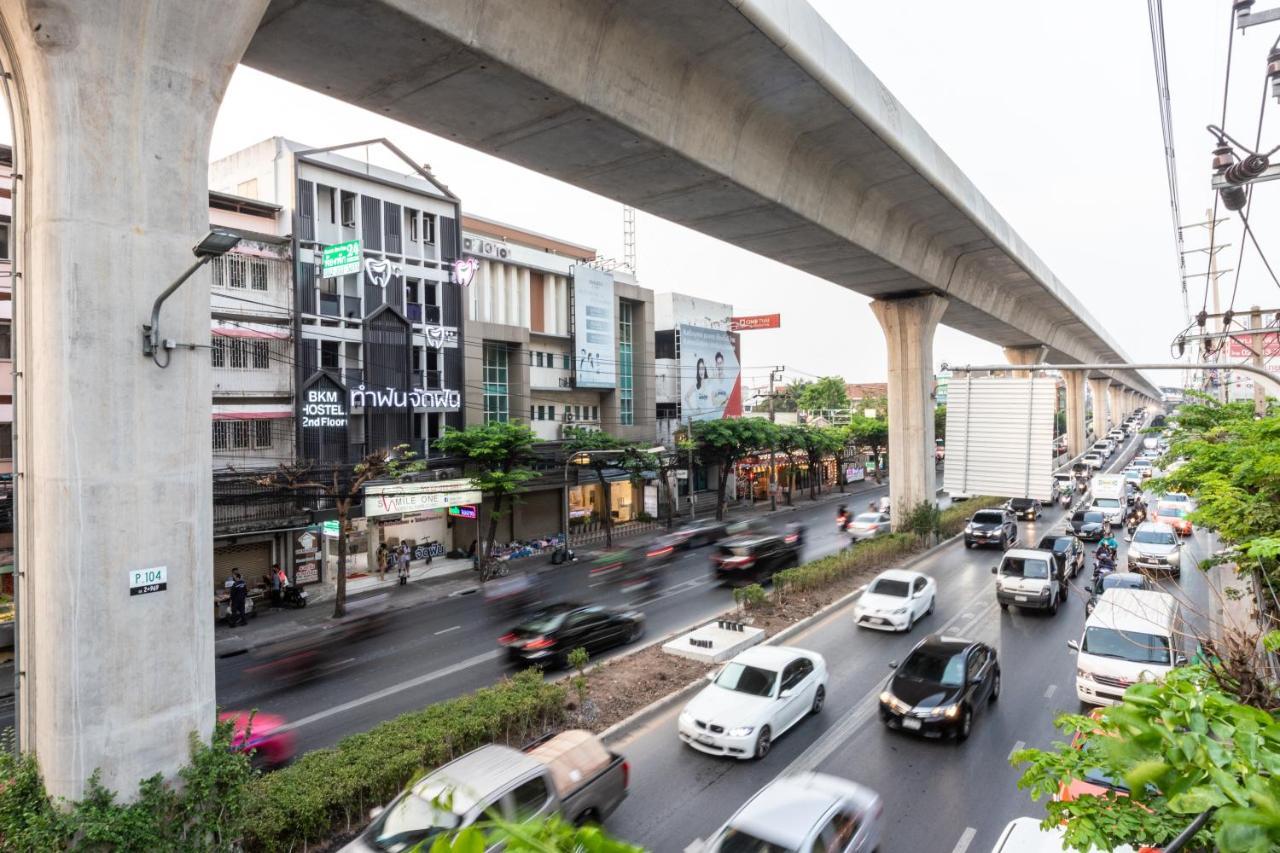 Baan Kun Mhor Hostel บ้านคุณหมอโฮสเทล Bangkok Exterior photo